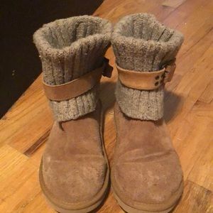 Size 6 authentic uggs